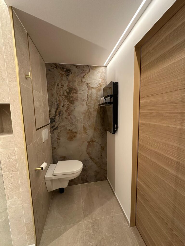 Installation de toilette suspendue à Mesnil-Esnard