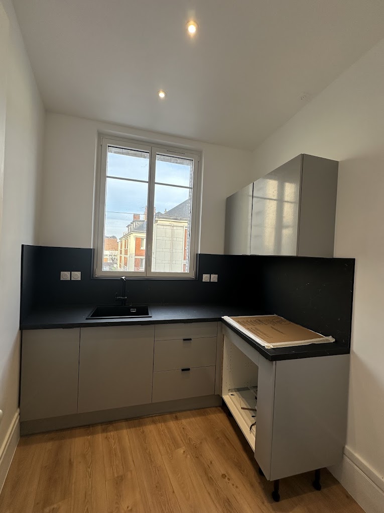 Rénovation de cuisine compacte à Isneauville